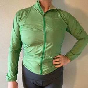 SOLD Patagonia - Ultralight Multi-sport Windbreaker - Green XS